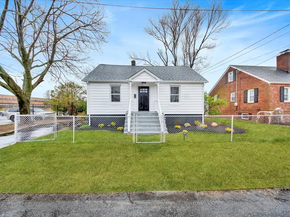 62 Ogden Rd, West Islip, NY 11795