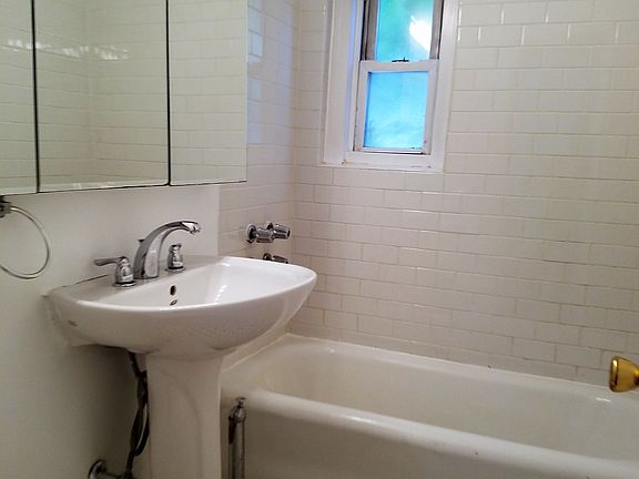 5th image of 3409 83rd St APT B1