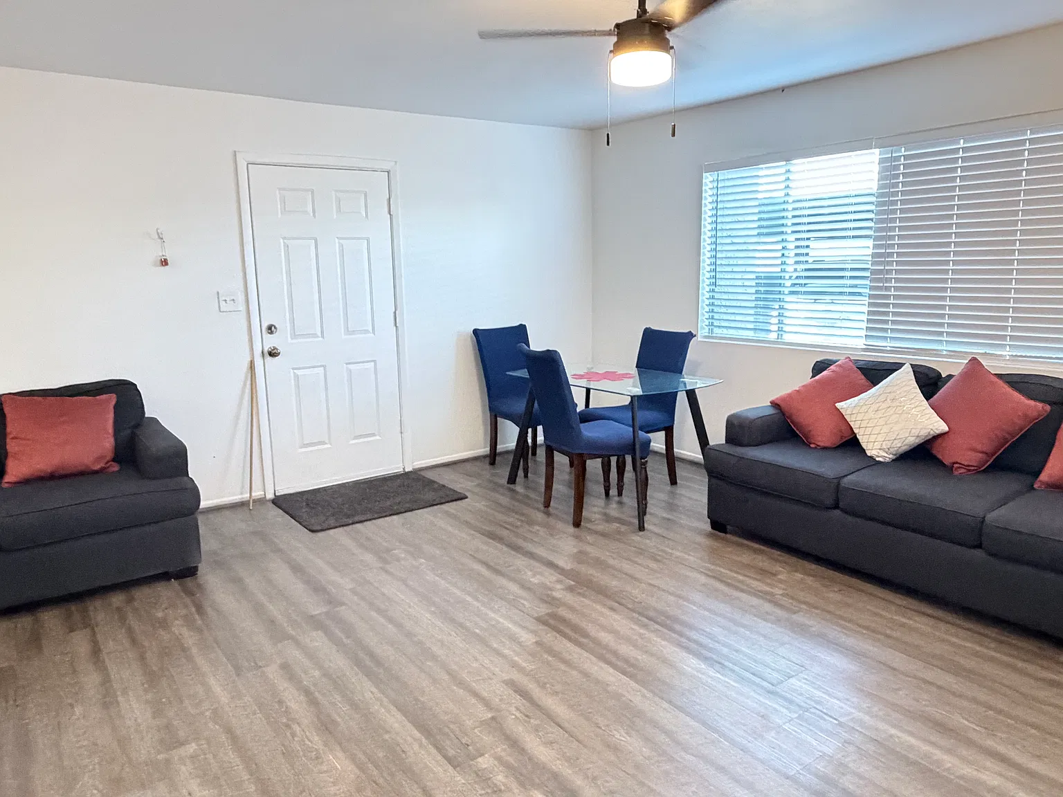 700 W University Dr — Photo 2