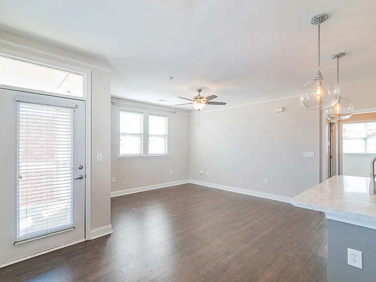 560 Oakland Ave — Photo 8