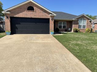 3904 SW Hansom Loop, Bentonville, AR 72712