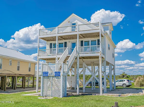 271 Ocean Boulevard E, Holden Beach, NC 28462