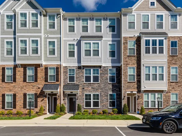 713 McCormick Farm Dr Unit A, Glen Allen, VA 23060