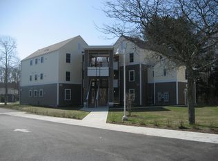 11 Merrill Ln, North Kingstown, RI 02852