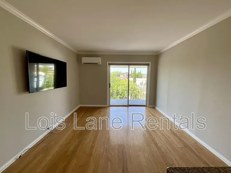 259 E Bay St #6C — Photo 6