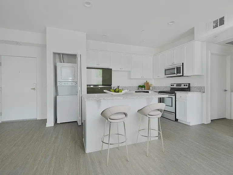 422 South Lake — Photo 1