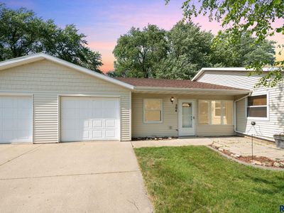 504 Josephine Dr, Hills, MN, 56138