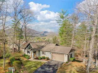 22 Critter Trl, Clyde, NC 28721