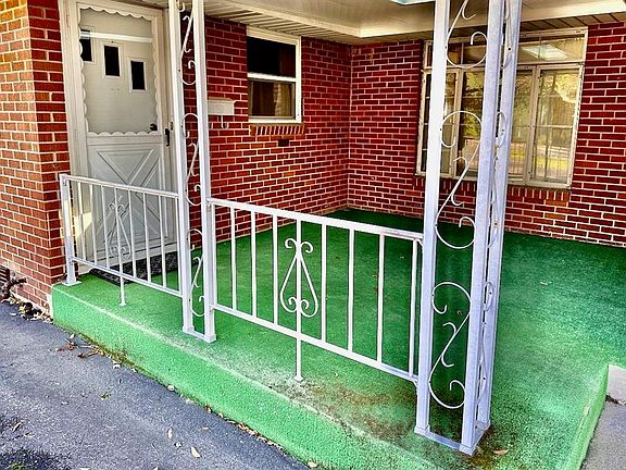 4th image of 1007 N Tillotson Ave
