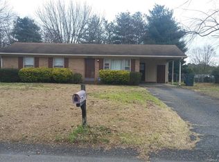 2203 Tolgate Rd, Fayetteville, NC 28304