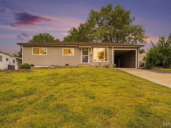 2325 Pecan Dr, Saint Louis, MO 63125