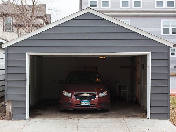 5th image of 610 W 32nd St