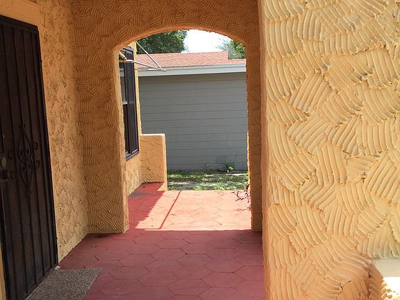4th image of 4504 10th Ave N