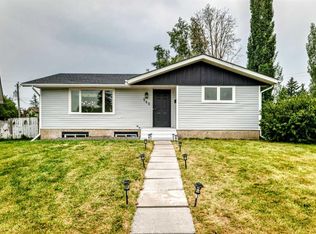 545 Madeira Dr NE, Calgary, AB T2A 4M7