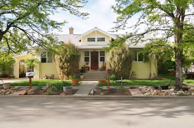 1st image of 520 3rd Ave S