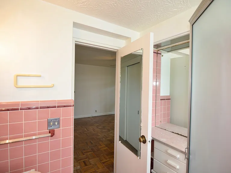 4028 Ledgewood Dr — Photo 17