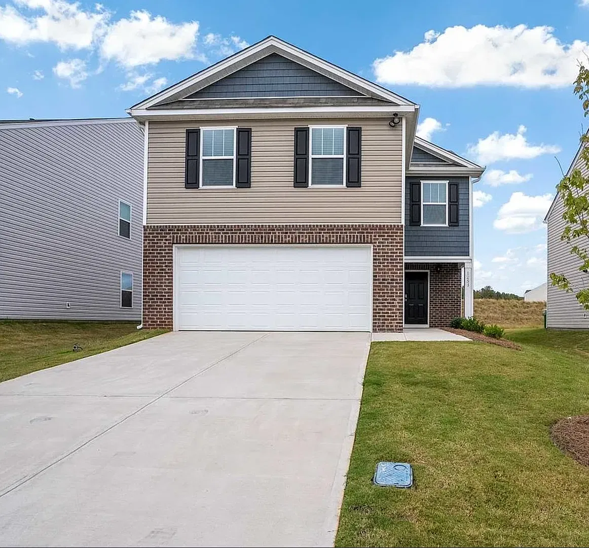 Spacious 4-Bedroom Home in Paddock Point Modern Living, Open Floor Plan & Community Pool! — Photo 1