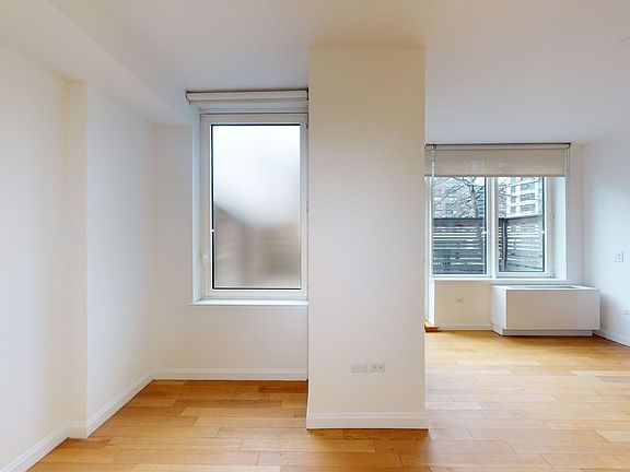 3rd image of 775 Columbus Ave APT 4D