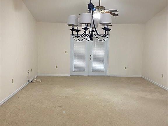2nd image of 204 W Crescent Dr