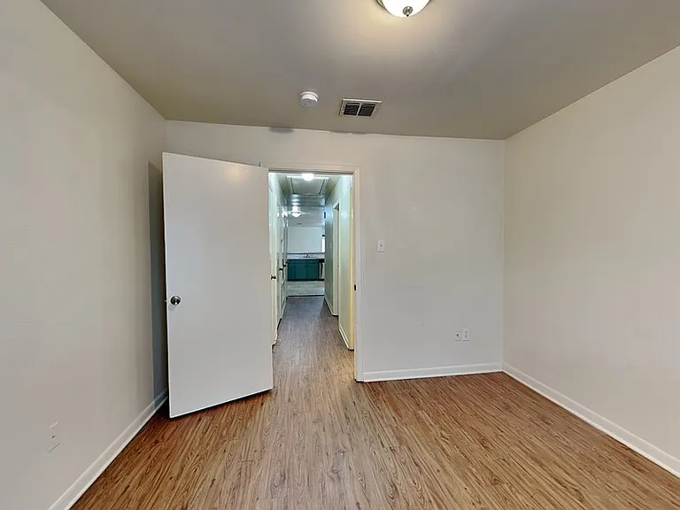 2955 Loving Ave — Photo 14