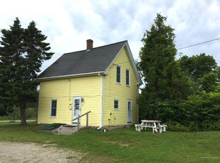 8 Cemetery Rd, Stonington, ME 04681