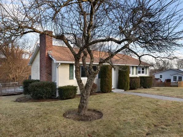 29 Manor Rd, Auburn, MA 01501