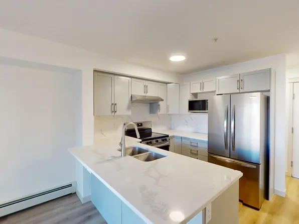175 Panatella Hl NW #2214, Calgary, AB T3K 0V9