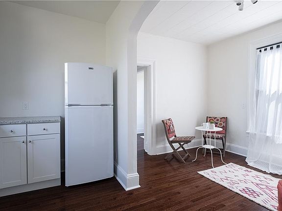 5th image of 46 Voorhis Ave.