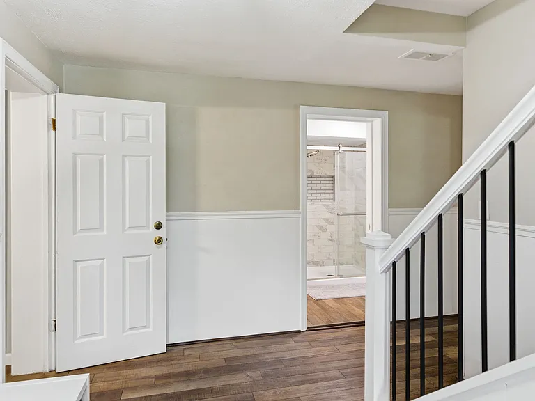 1204 Forest Ct — Photo 17