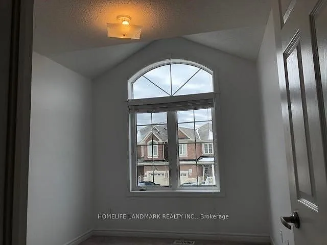 37 Napanee St — Photo 14