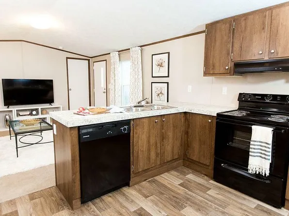 604 White St SE Unit 35, Watertown, MN 55388
