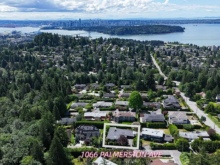 1066 Palmerston Ave — Photo 35