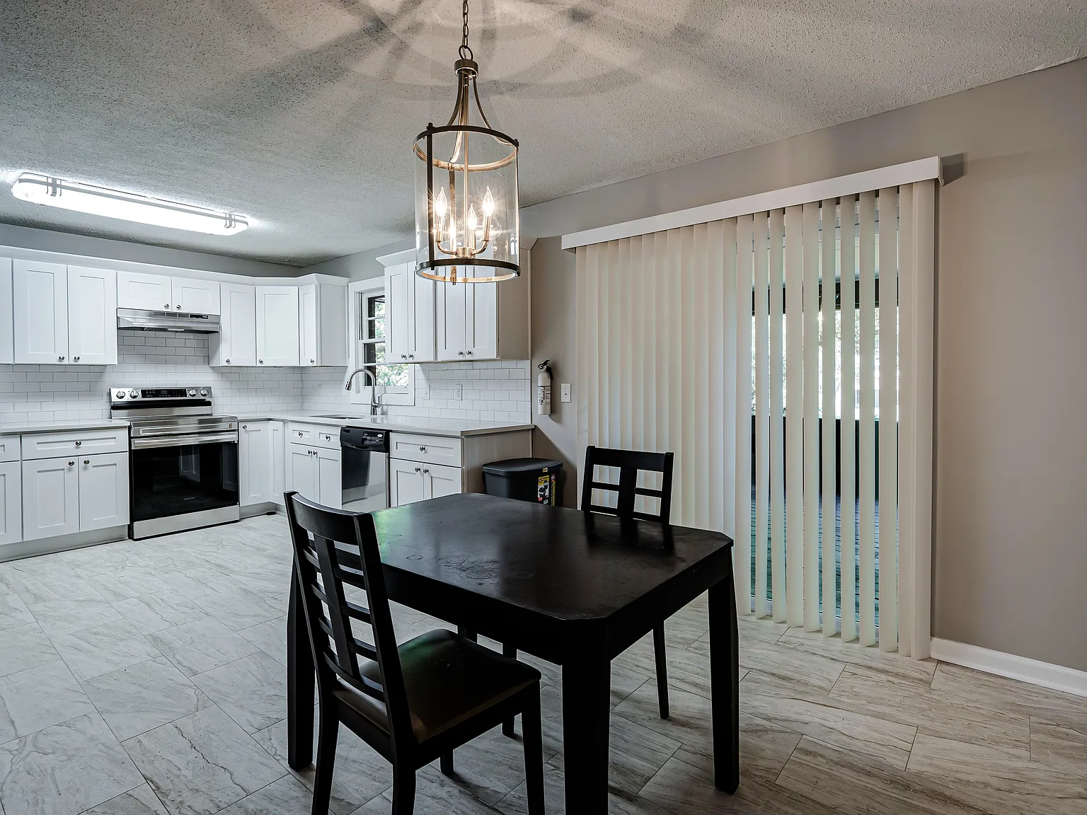 4 bed, 3.5 bath, 1695 sqft, $1,001 — Photo 4