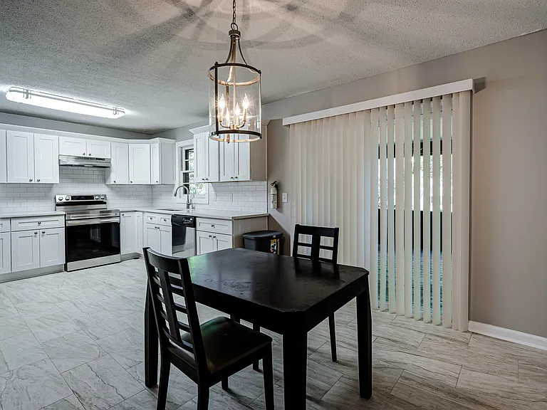Walnut Cir SW — Photo 4