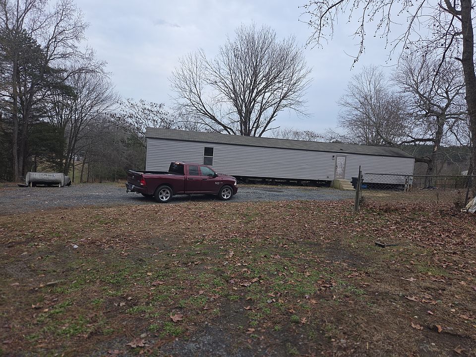 2nd image of 997 Pleasant Ridge Church Rd