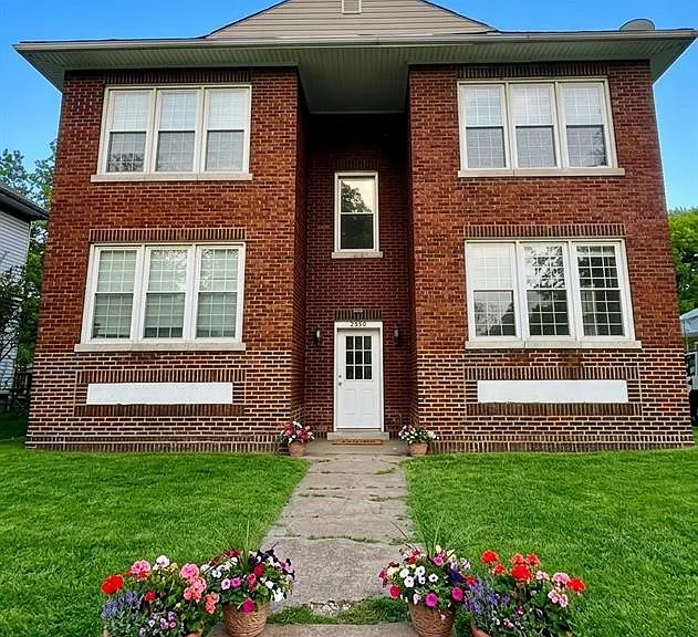 2406 Edison Ave — Photo 1