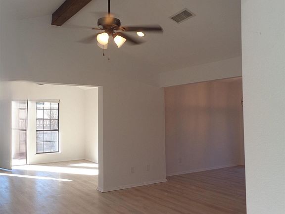 5th image of 803 Colonial Ct