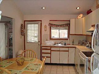 1st image of 8 Lakeview Dr