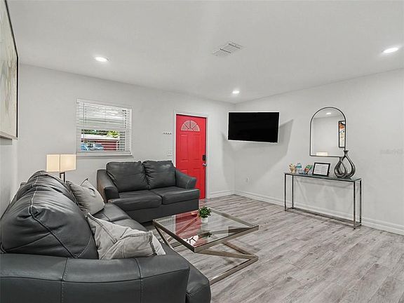 3rd image of 5307 16TH STREET W