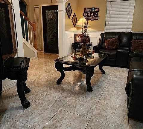 3rd image of 1283 Pecan Dr