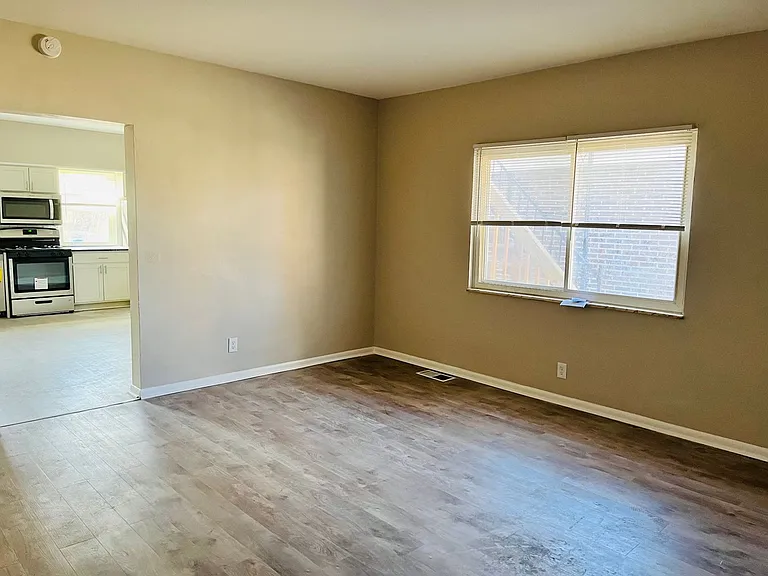 1409 Tinsbury Street — Photo 4