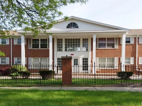 25301 Five Mile Rd APT 230, Redford, MI 48239