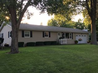 202 Robert St, Heyworth, IL 61745