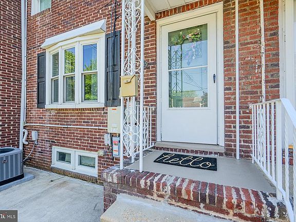 2nd image of 315 Comly Ave