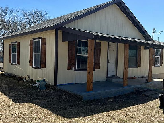 2nd image of 647 E Live Oak