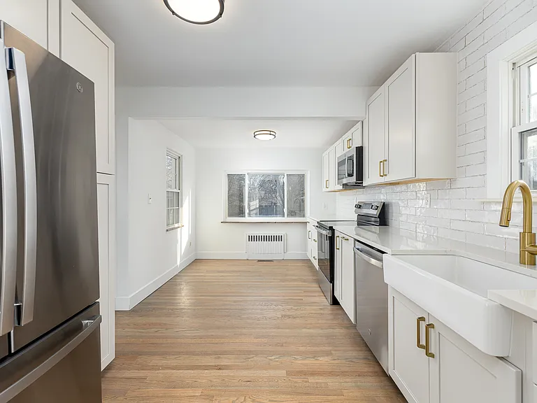1012 Miner St — Photo 4
