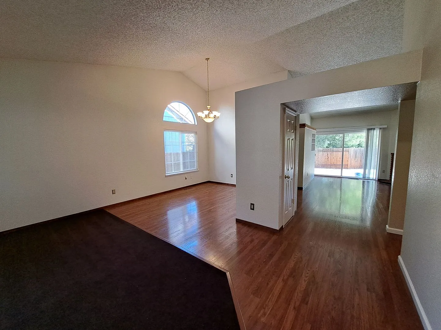 Gorgeous 4 Bedroom/2 Bath Home in Vacaville — Photo 2