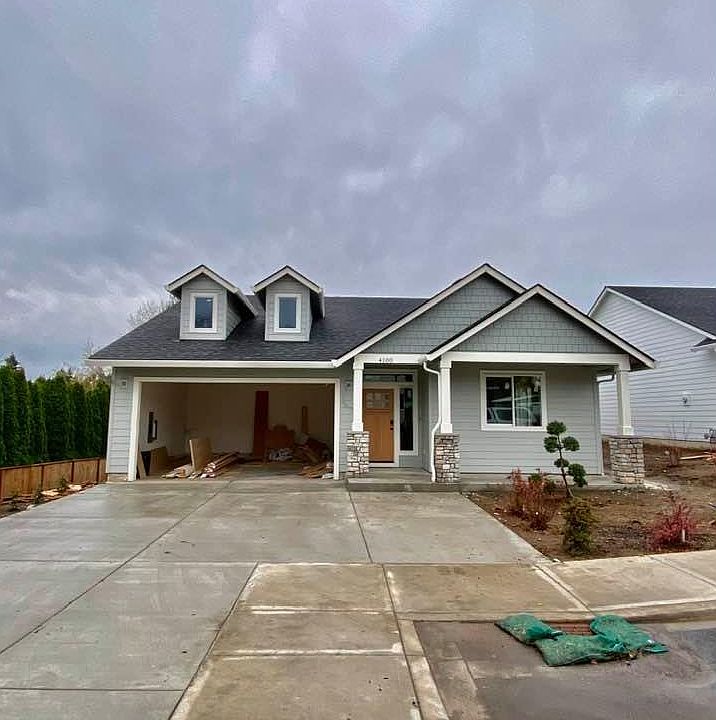 1st image of 4100 NE 49th St