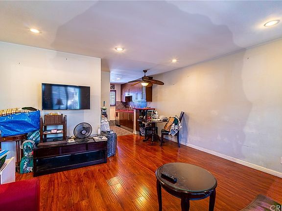 5th image of 7141 N Coldwater Canyon Ave #7