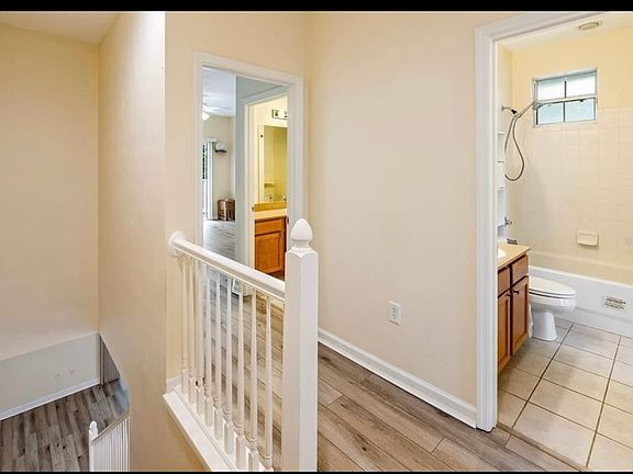 3rd image of 851 NW 21st Ave